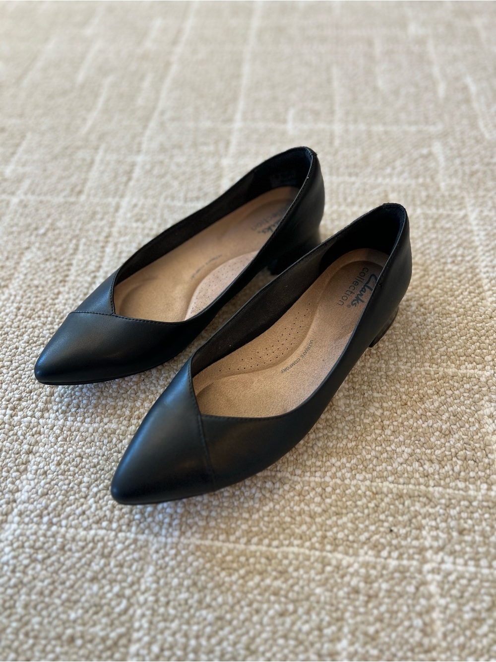 $129 Clarks Women's Pointed-Toe Flats in black/Price per pair - Picture 1 of 11